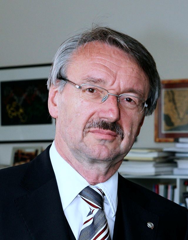 Senatul UCB Târgu-Jiu acordă titlul de Doctor Honoris Causa profesorului universitar dr. Günter Stock