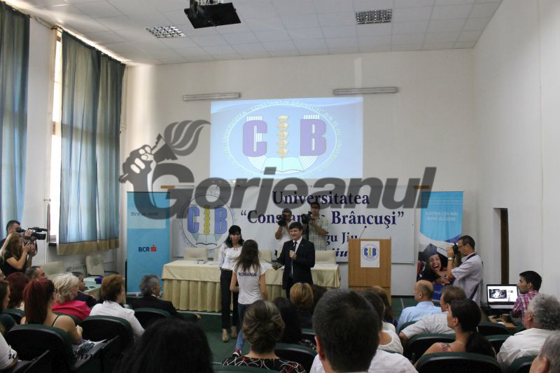 Studenți premiați pentru performanță