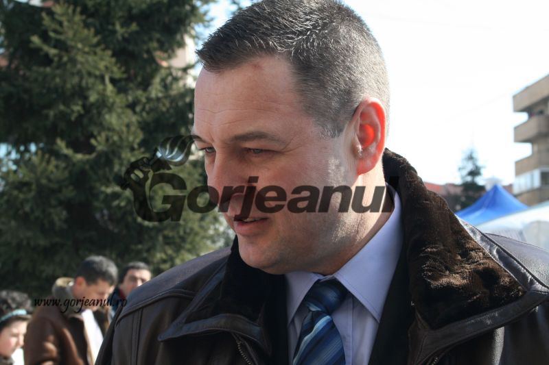 Graure, obligat să îl “demaște” pe Ponta