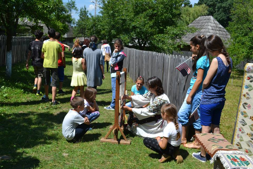 Vacanță de cinci zile la Muzeul Arhitecturii Populare pentru zece mici târgujieni