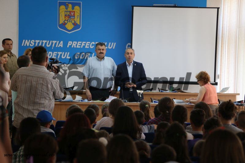 Peste o sută de premianți la concursul „Planeta vitaminelor”