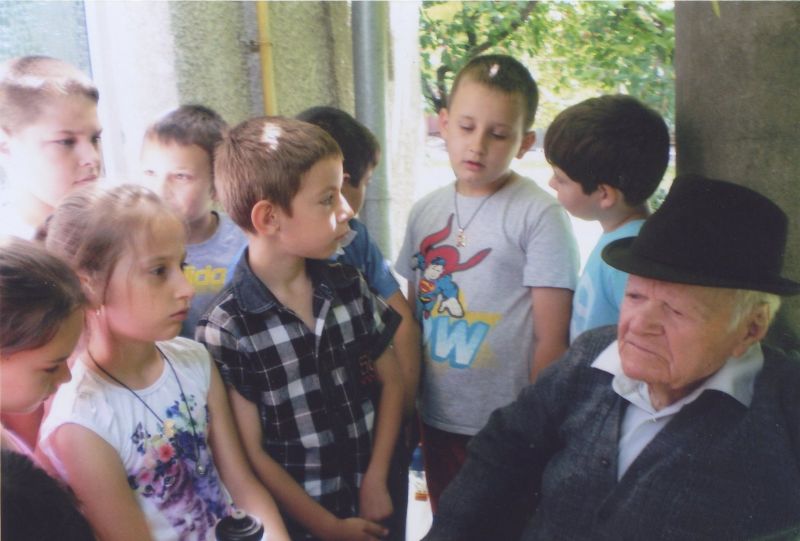 Să ne cinstim eroii neamului!