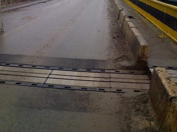 Drumarii pun rosturi de dilatație pe drumul european