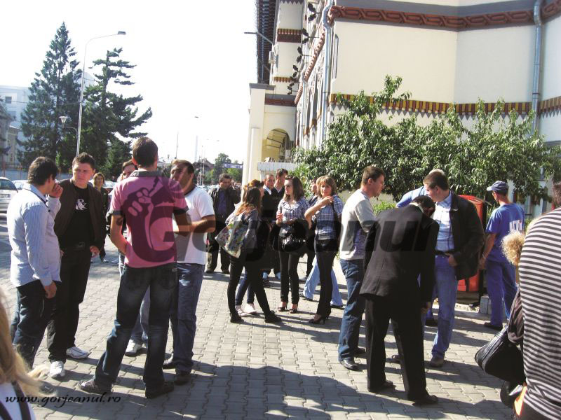 30 de studenţi UCB pleacă în tabără