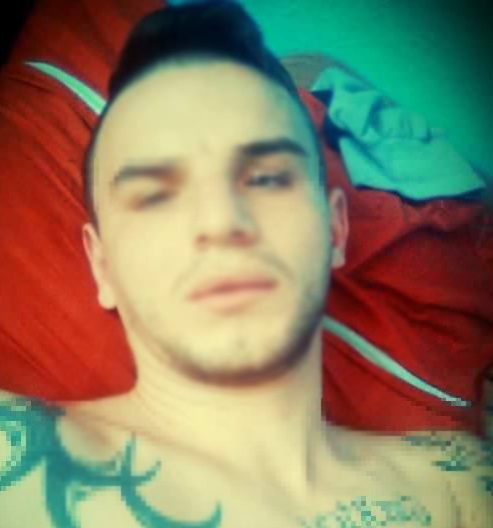 Imagini șocante într-un pub din Târgu-Jiu: Tânăr lovit cu un cuțit, după ce agresorul i-a stins ţigara pe faţă