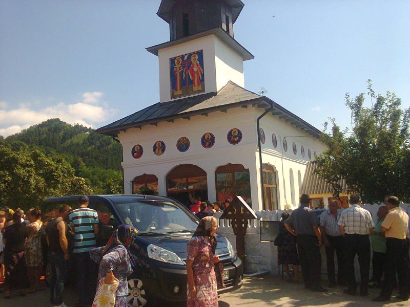 Sărbătoare Arhierească la resfințirea Bisericii din Parohia Stănceşti-Larga, Comuna Muşeteşti, Protopopiatul Tg. Jiu-Nord