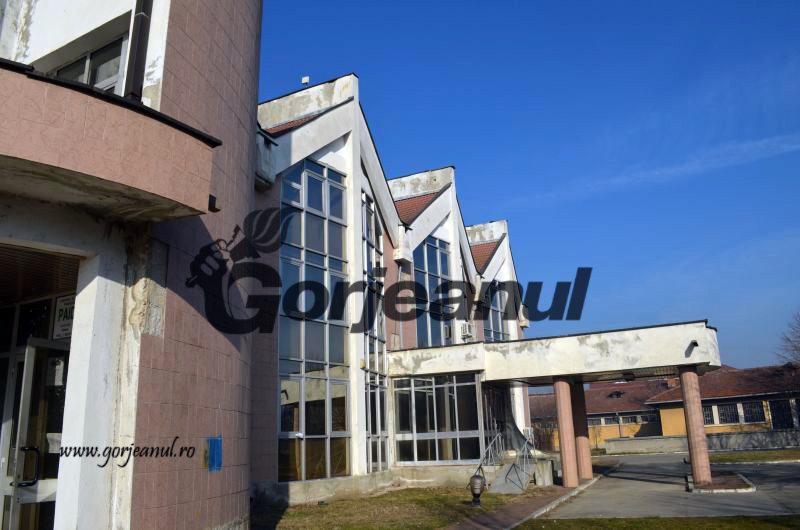 APIA Gorj plăteşte peste 28.000 de lei pentru contractarea de servicii de curăţenie