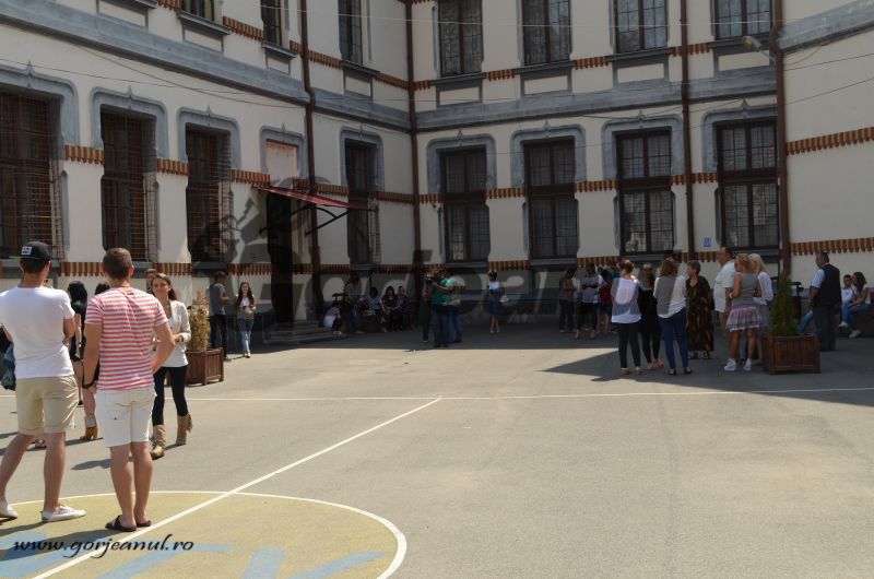 Absolvenții de liceu, testați la Matematică și Istorie