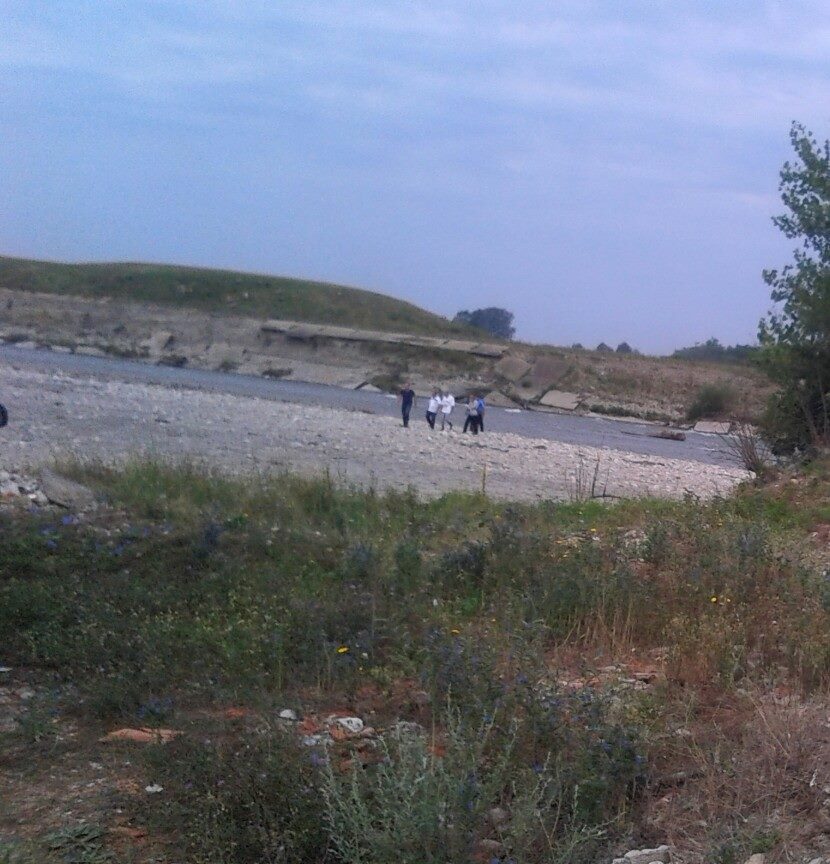 Operațiune dramatică de căutare la Drăguțești: O fetiță a pierit în apele Jiului