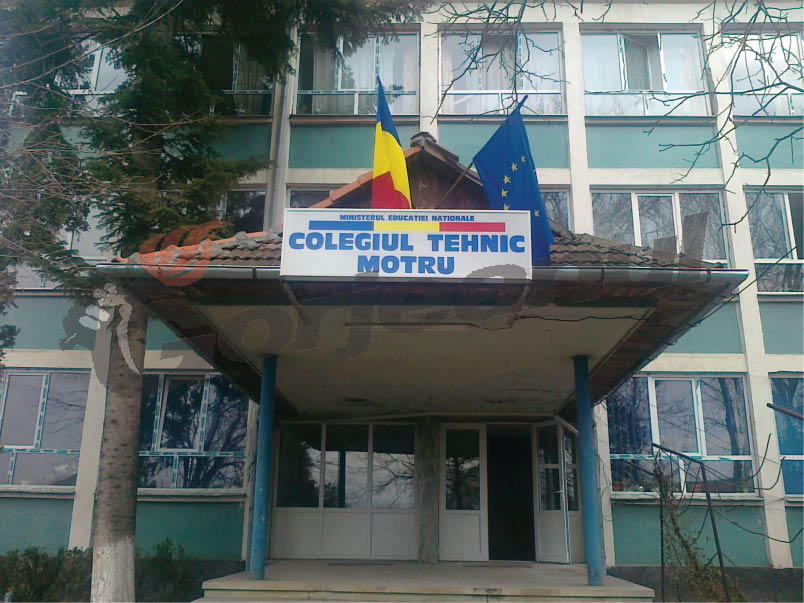 Liceeni cu medii de 2 sau 3