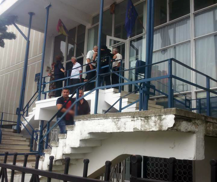 Trimis în judecată pentru lovirea unui polițist