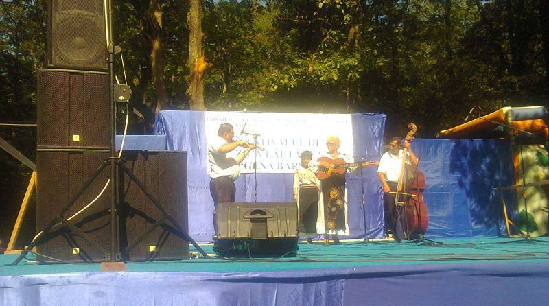 Participare numeroasă la Festivalul de muzică lăutărească ”Gena Bârsan”