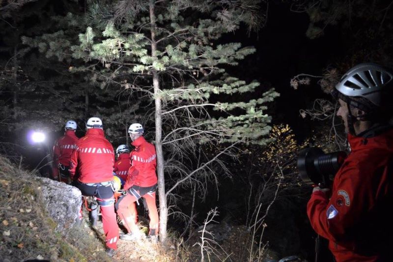 De Ziua Națională a Salvamontului/Salvatorii montani gorjeni au recuperat un cadavru din munții Vâlcan