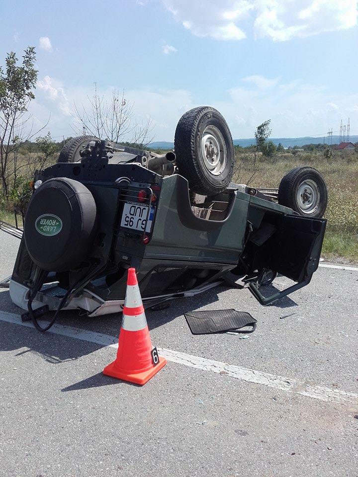 Mașină de la Salvamont, implicată în accident