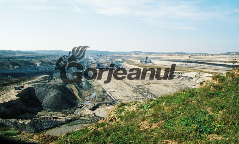 Terenurile din Gorj, secate de activităţile petroliere şi de minerit