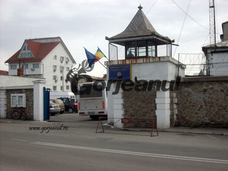 O oră în plus de iubire pentru deţinuţii Penitenciarului Târgu-Jiu