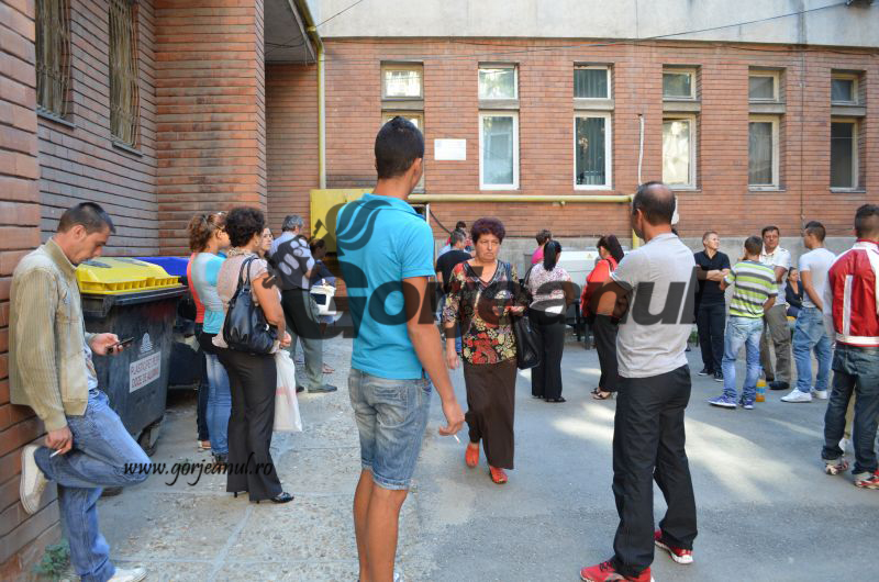 Avalanşă de solicitări la Serviciul de Paşapoarte Gorj