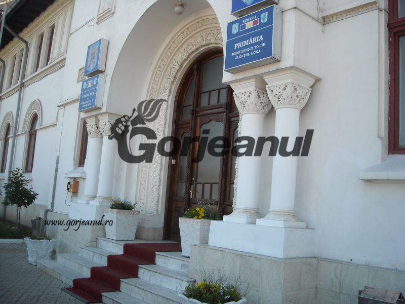 98 de târgujieni iau masa la Cantina de Ajutor Social