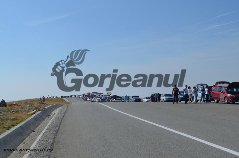 Mii de turiști au luat cu asalt Rânca și Transalpina
