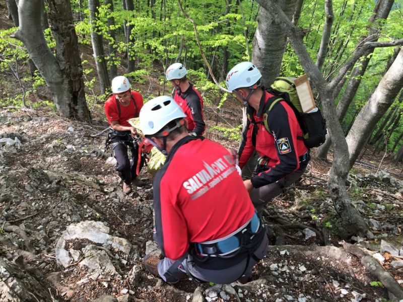 Turist în stare comatoasă, salvat de salvamontiștii gorjeni