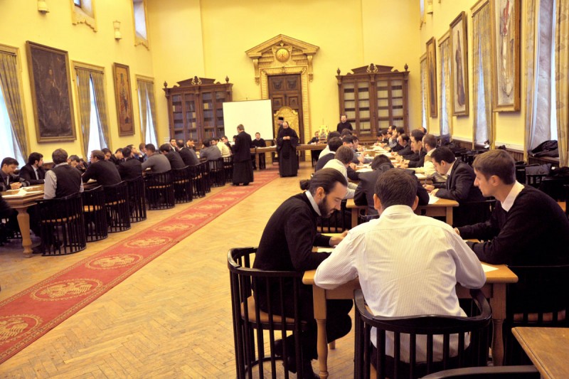 Încep înscrierile la examenul de capacitate preoțească