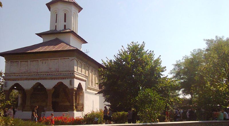 Lumina, şi Adevărul, şi Viaţa – Sărbătoare Arhierească de Praznicul «Tăierea cinstitului cap al Sf. Ioan Botezătorul» de la Mănăstirea Cămărășeasca din Tg. Cărbunești, Gorj – “Rugându-l pe Sfântul Ioan Botezătorul, să ne îndreptăm viața noastră, ca el să mijlocească la Mântuitorul Iisus Hristos iertare pentru păcatele noastre”