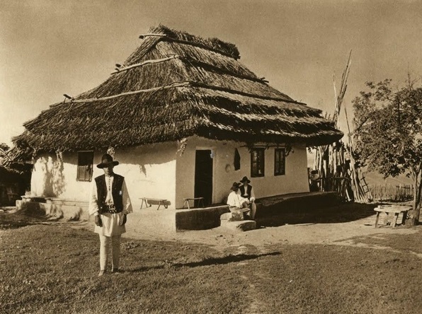 Trista priveliște peste satul românesc, de vremuri lovit de nesăbuințele celor ce “gestionează” treburile țării