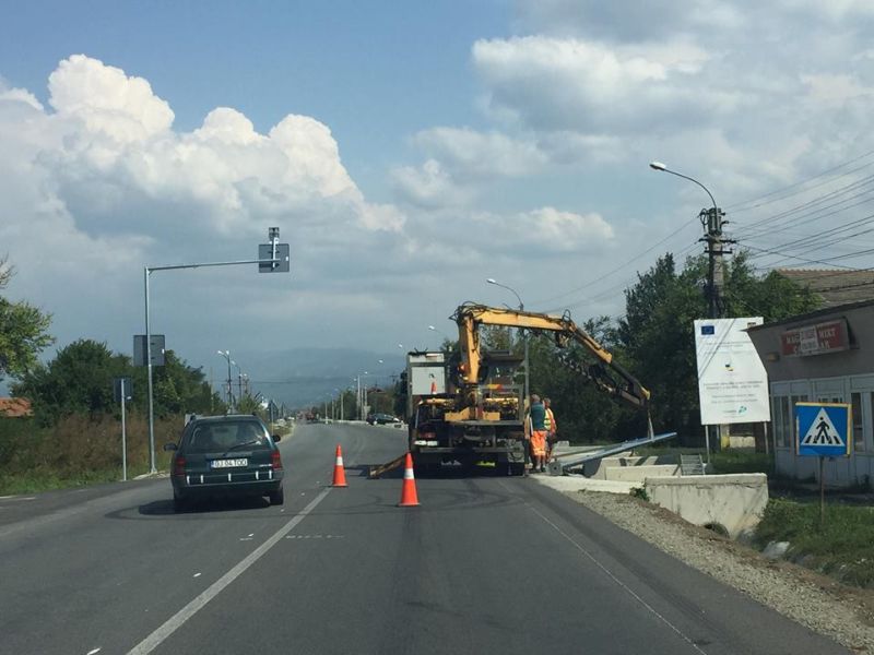 Indicatoare cu lămpi de semnalizare solare, pe DN 66