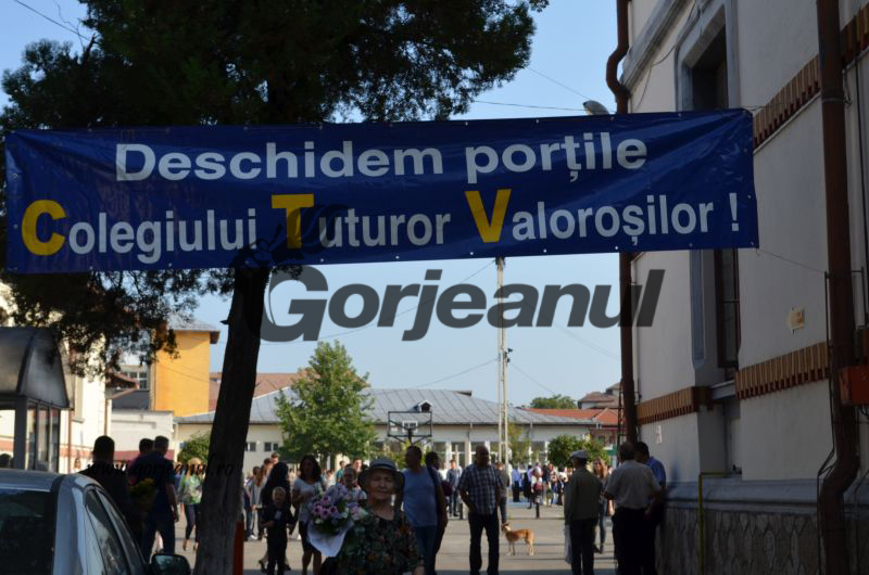 Clopoțelul a sunat de început de an școlar