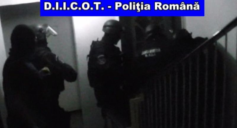 Descinderi simultane în Gorj și în Italia