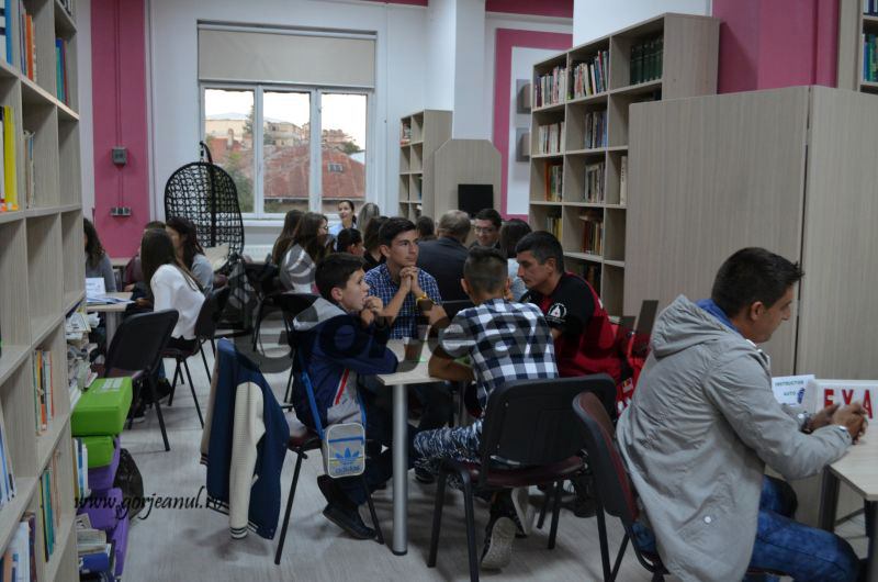 “Cărți vii”, muzică, poezie și teatru, la bibliotecă