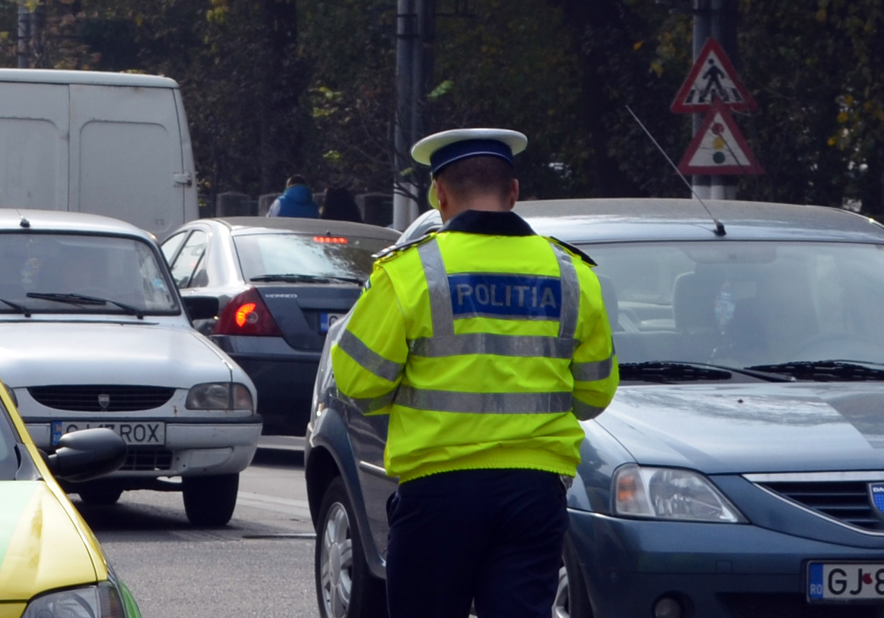 Prima decizie a instanței în dosarul de mituire a unui polițist gorjean