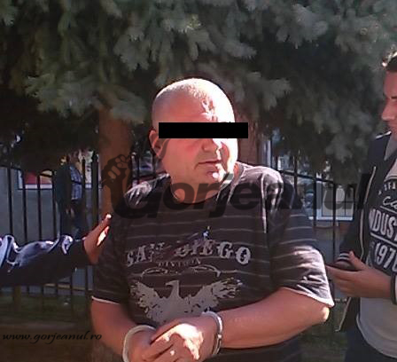 Rovinărean reținut în urma unei percheziții