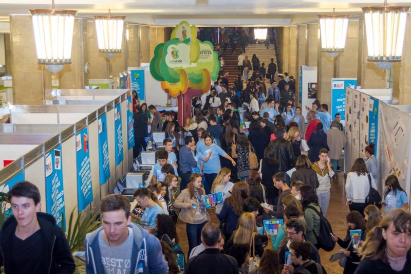 Târg de universități pentru liceenii care vor să studieze în străinătate