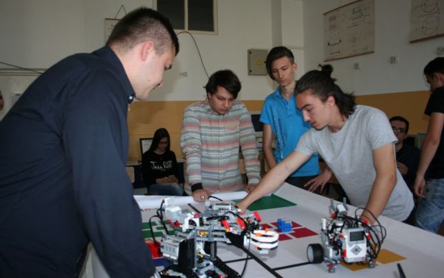 Burse educaționale în domeniul Roboticii