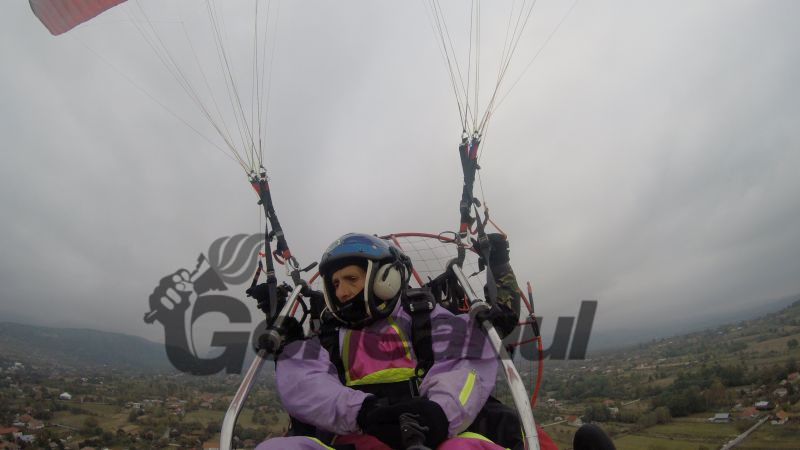 Zbor cu parapanta, la 71 de ani