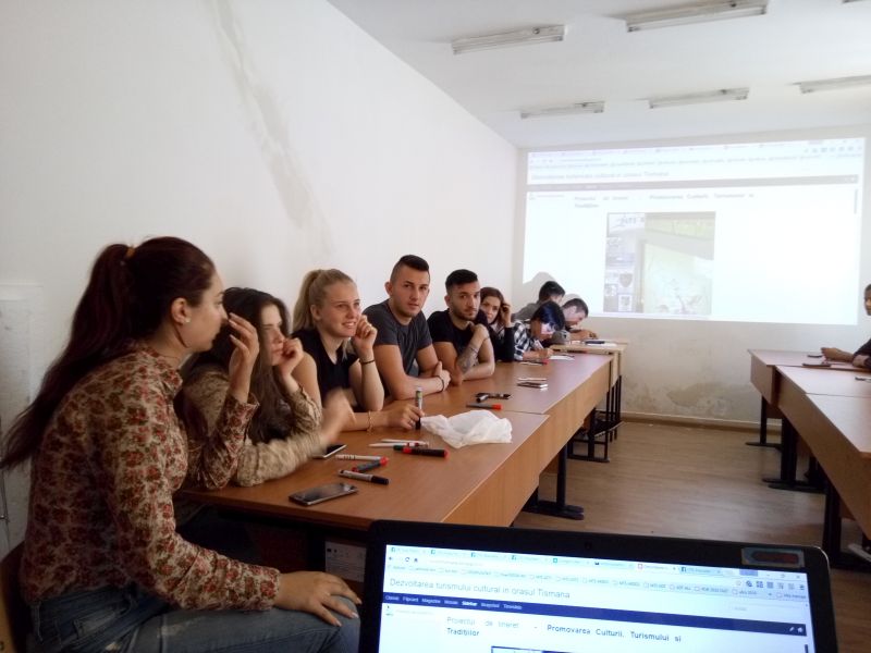 Cultura, turismul şi tradiţiile judeţului, expuse ONG-urilor din străinătate