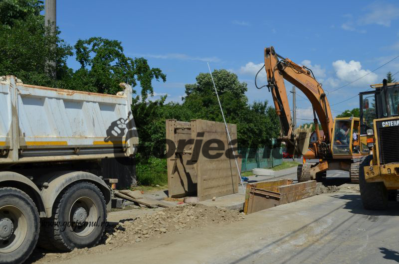 Canalizarea de la Romaneşti “suge” noi bani din bugetul municipiului