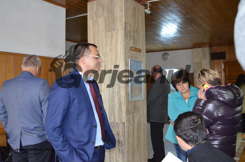 Primele audieri în dosarul foştilor şefi de la CEO