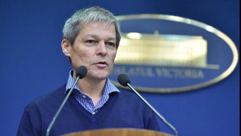 Iancu și Cioloș, conversații pe Facebook