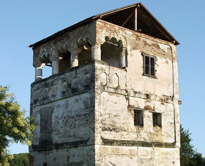 Cula de la Șiacu a fost “restaurată” cu o prelată