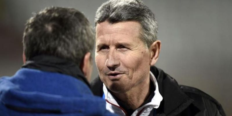 Mulţescu, înrăit de arbitrii!