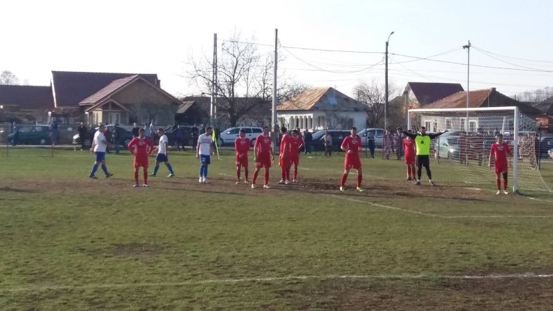 Derbi, încheiat nedecis! Se strânge clasamentul la judeţ
