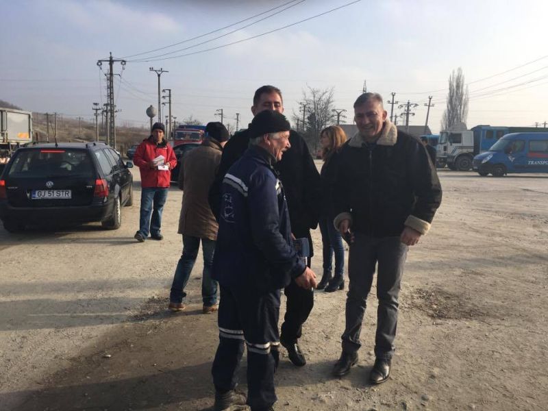 Minerii și-au strigat disperarea în fața candidaților ALDE Gorj