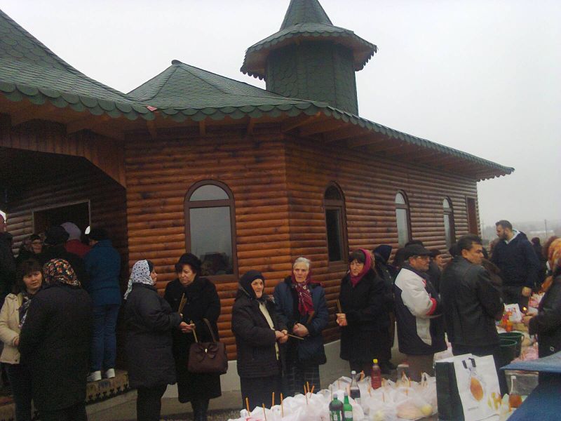 Sărbătoare Arhierească la sfințirea Bisericii din Parohia Poiana de Sus, Comuna Turburea, Protopopiatul Tg. Cărbunești, Gorj