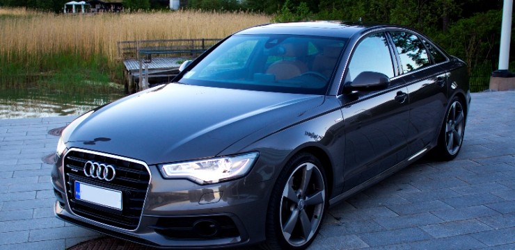 Casă de pariuri distrusă de un şofer beat