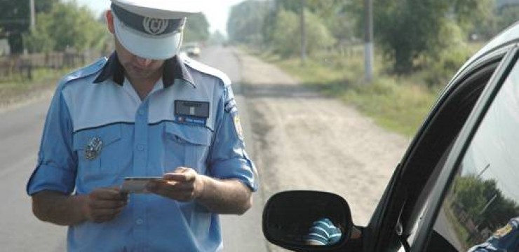 Mașină dată în urmărire de francezi, găsită în Gorj