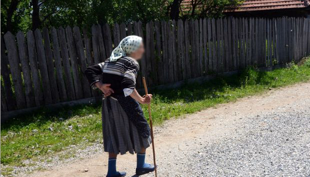 Strănepoata octogenară a senatorului Roșoga, proprietară de pădure, moare de frig în casă