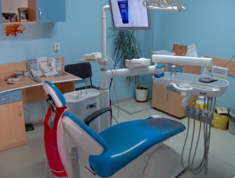 Gorjenii pot beneficia de peste 20 de servicii dentare decontate