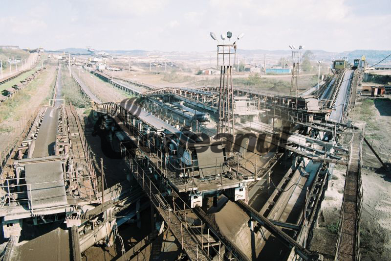 Stocuri goale, livrări continue: Cărbunele din Cariera Lupoaia, direct în vagoane către termocentrale